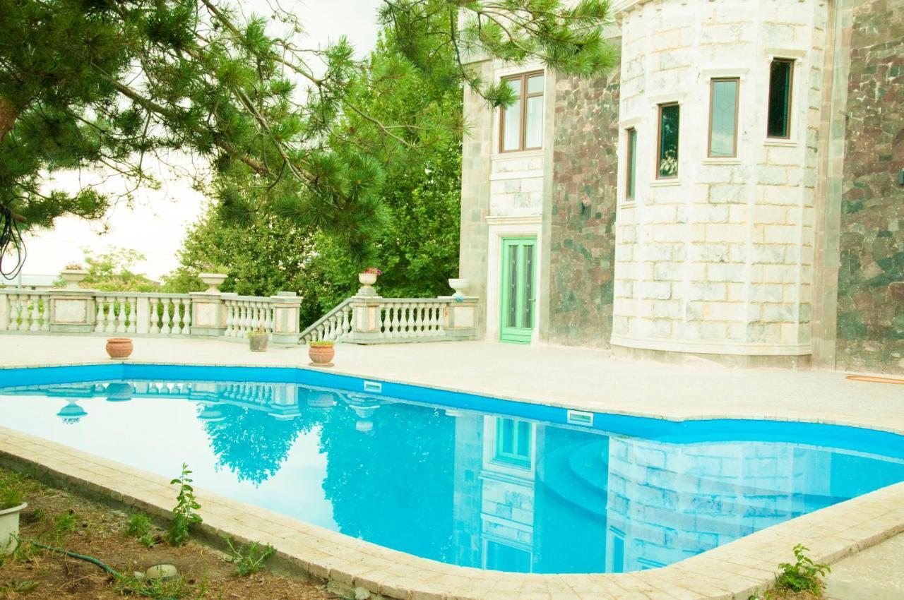 Chateau Gabriel Erevan Exterior foto